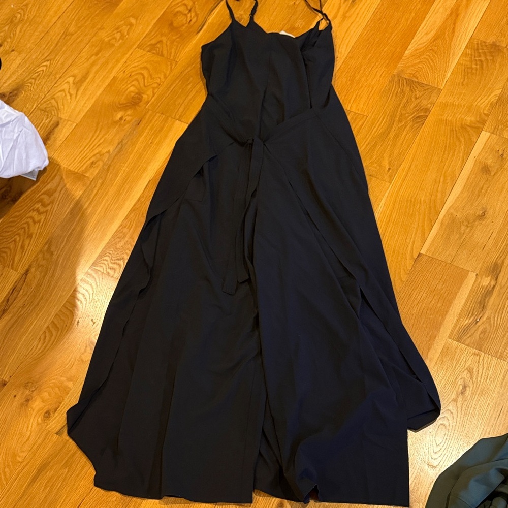 Athleta black flowy leg jumpsuit size 6